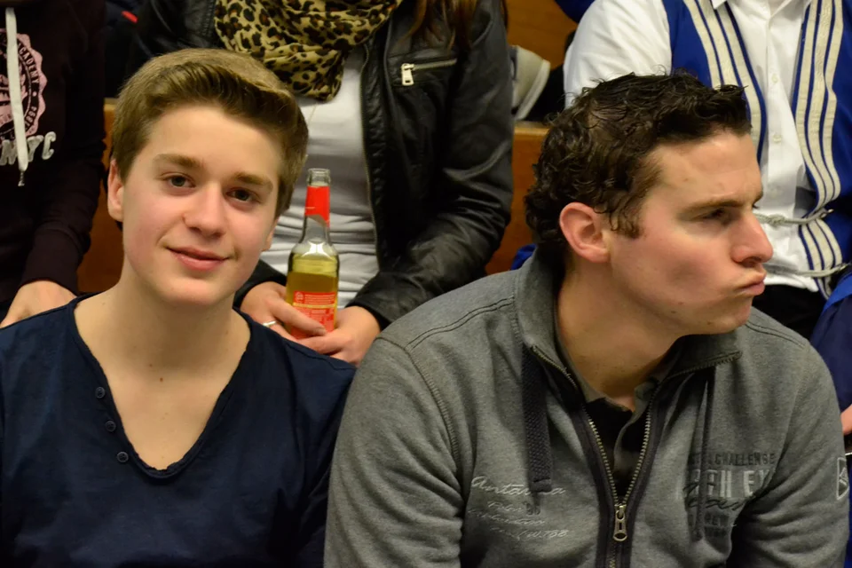 Eigentlich wollte Shahin Bagherzadeh ein normales Foto machen, aber Hansi Wölfel schien dazu nicht in der Lage ... Eigentlich wollte Shahin Bagherzadeh ein normales Foto machen, aber Hansi Wölfel schien dazu nicht in der Lage ...