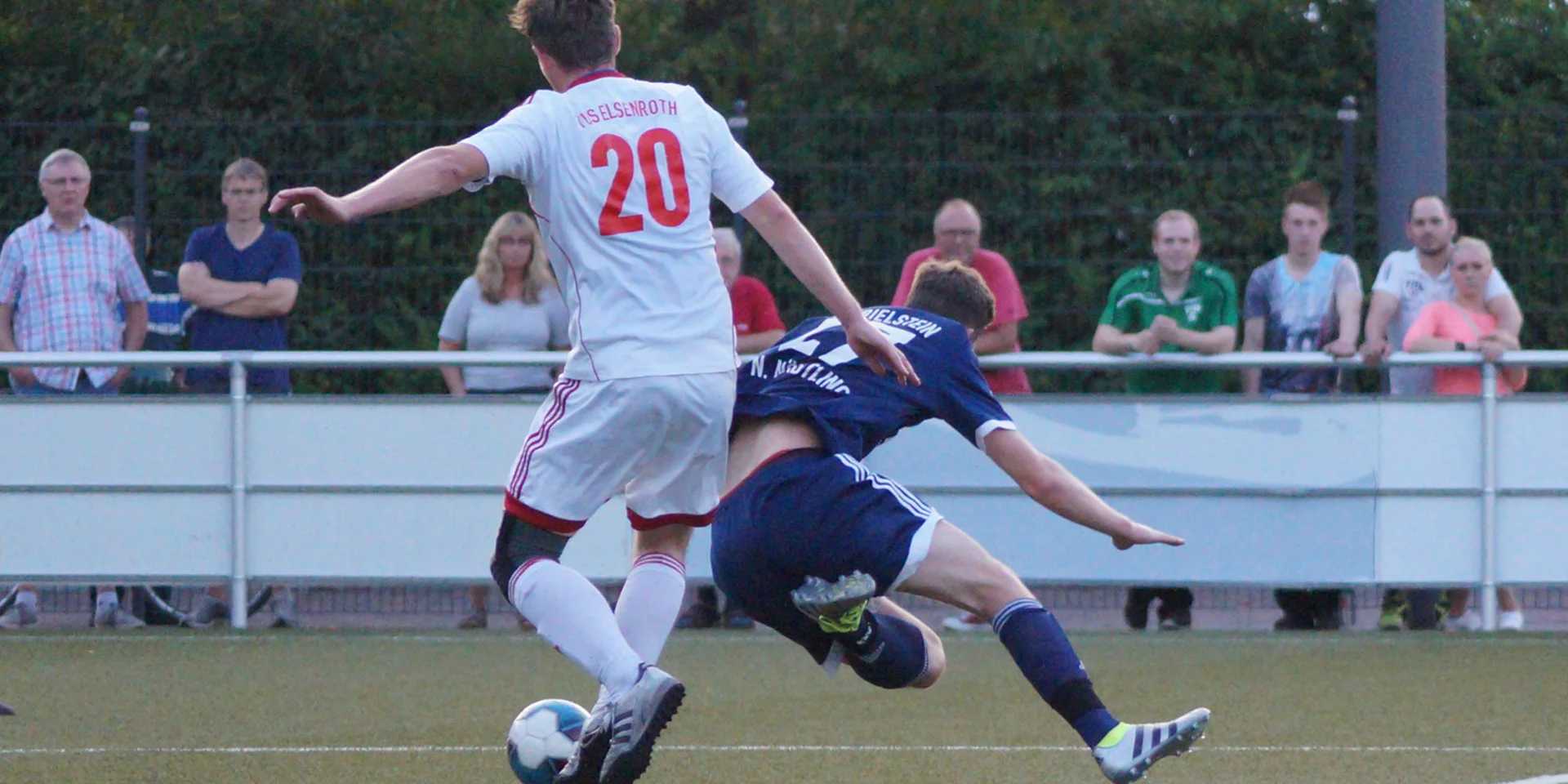 Zu derartigen Zweikämpfen wird es heute nicht kommen, das Spiel unserer Ersten Herren gegen Elsenroth wurde abgesagt