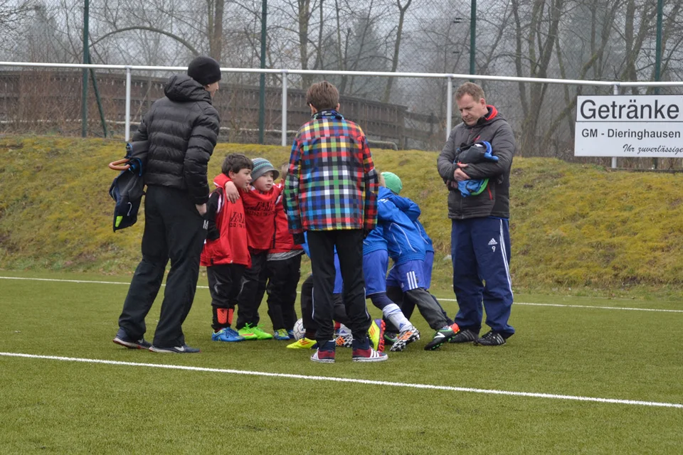 ... geben beim Sportsgruß alles ... geben beim Sportsgruß alles