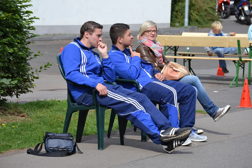 Kritische Sonnengötter: Hansi, Chris und Jelka Kritische Sonnengötter: Hansi, Chris und Jelka