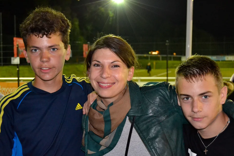 Wieder vereint: Gian-Luca Manueli und Sven Sadowski mit der ehemaligen Trainerin Cathrin Heim