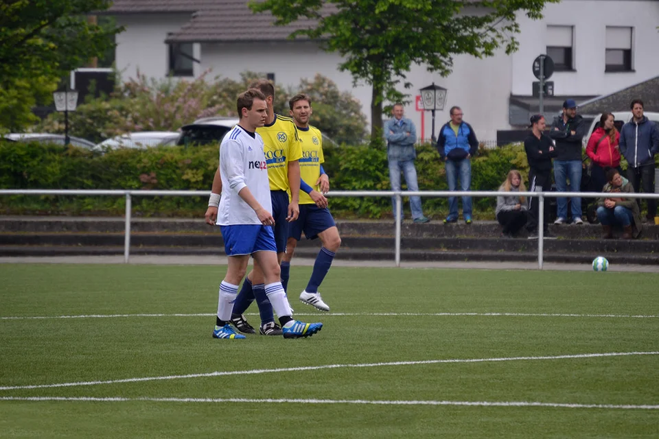 In Doppelüberwachung: Felix Bröcher probierte und rannte viel, agierte aber glücklos In Doppelüberwachung: Felix Bröcher probierte und rannte viel, agierte aber glücklos