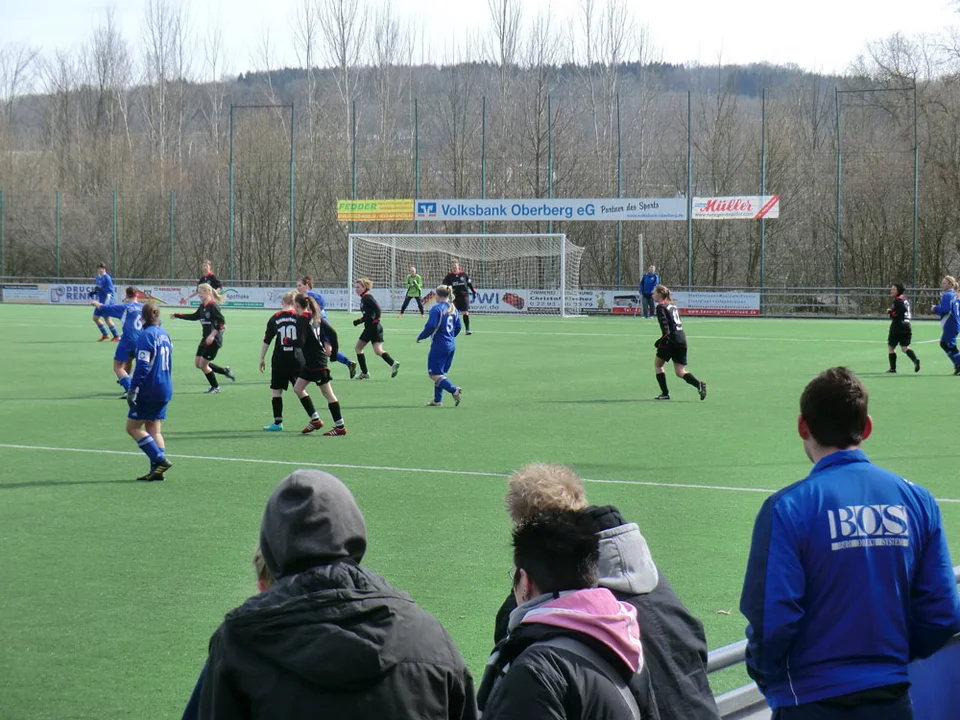 Schlechtes Defensivverhalten der Ommerbornerinnen Schlechtes Defensivverhalten der Ommerbornerinnen