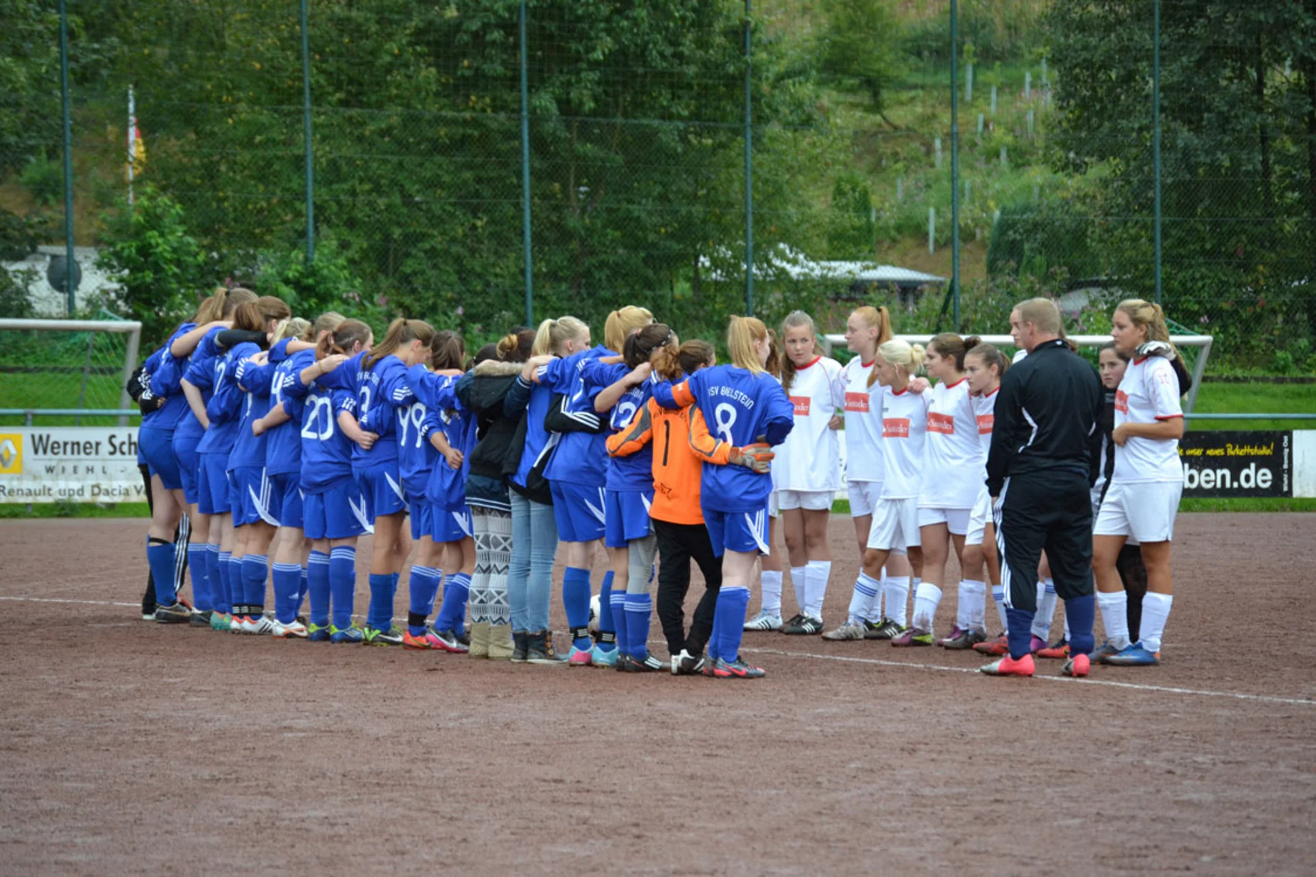 Trotz freundlicher Begrüßung erlebten die Zuschauer sehr unsportliche Biesfelder Gäste