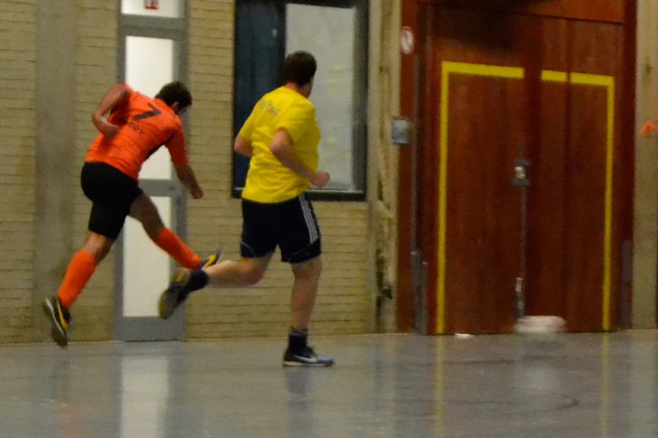 Carsten Fricke im Laufduell mit Patrick Weßel, das Letztgenannter nur knapp für sich entscheiden kann Carsten Fricke im Laufduell mit Patrick Weßel, das Letztgenannter nur knapp für sich entscheiden kann