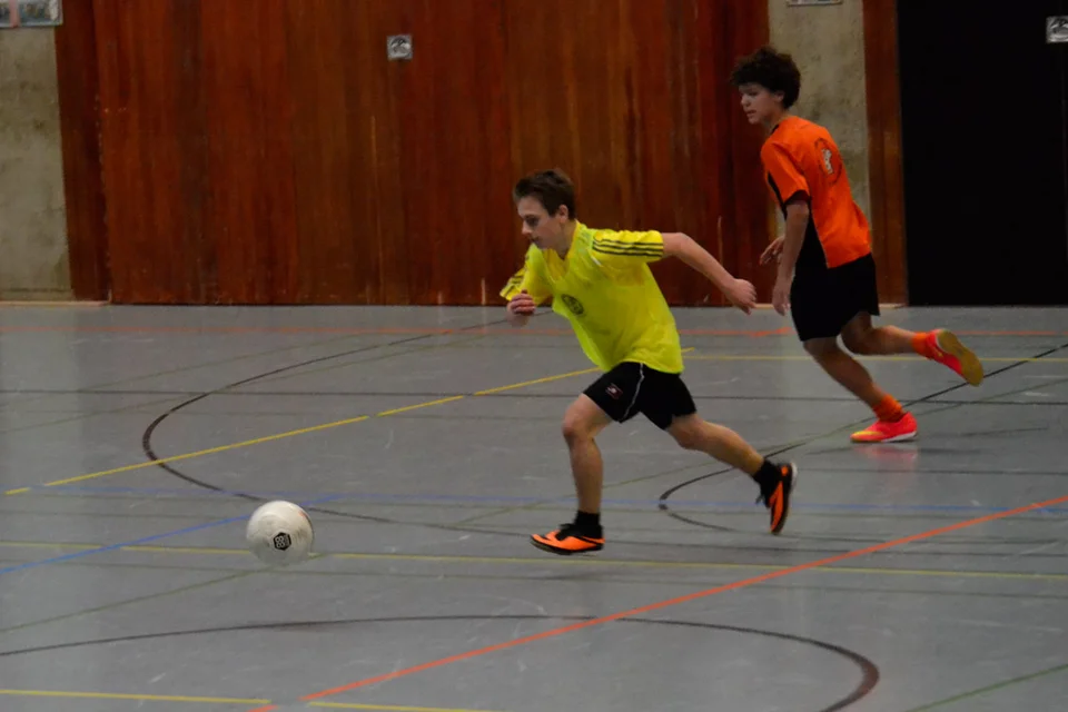 Duell der Jungspunde: Sven Sadowski gewinnt das Laufduell gegen Gian-Luca Manueli Duell der Jungspunde: Sven Sadowski gewinnt das Laufduell gegen Gian-Luca Manueli