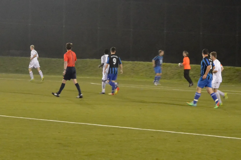 Einer der seltenen Ballkontakte des Drabenderhöher Torwarts in Halbzeit 1