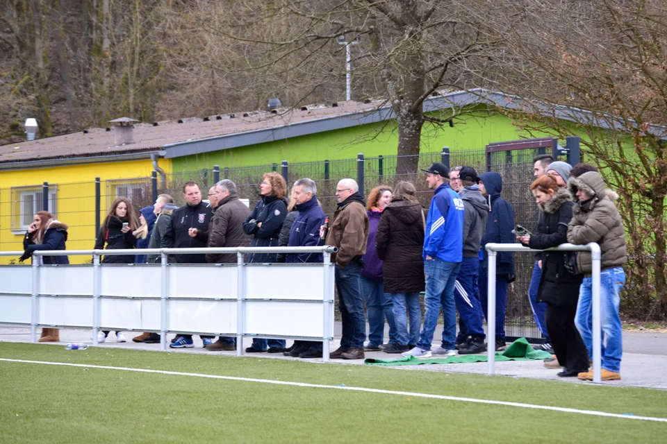 ... und sahen ein gutes Spiel der Ersten ... und sahen ein gutes Spiel der Ersten