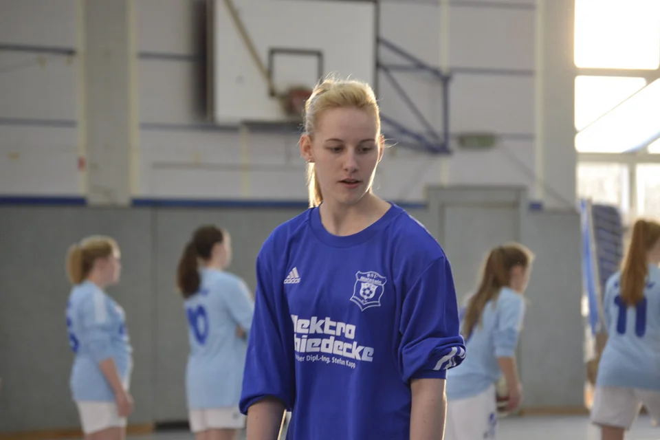 Mara Hahn beim Aufwärmen vor dem ersten Spiel