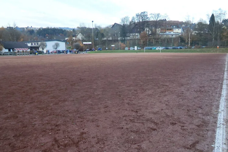 1980 - Auf den neuen Vorstand folgt ein neuer Sportplatz 1980 - Auf den neuen Vorstand folgt ein neuer Sportplatz