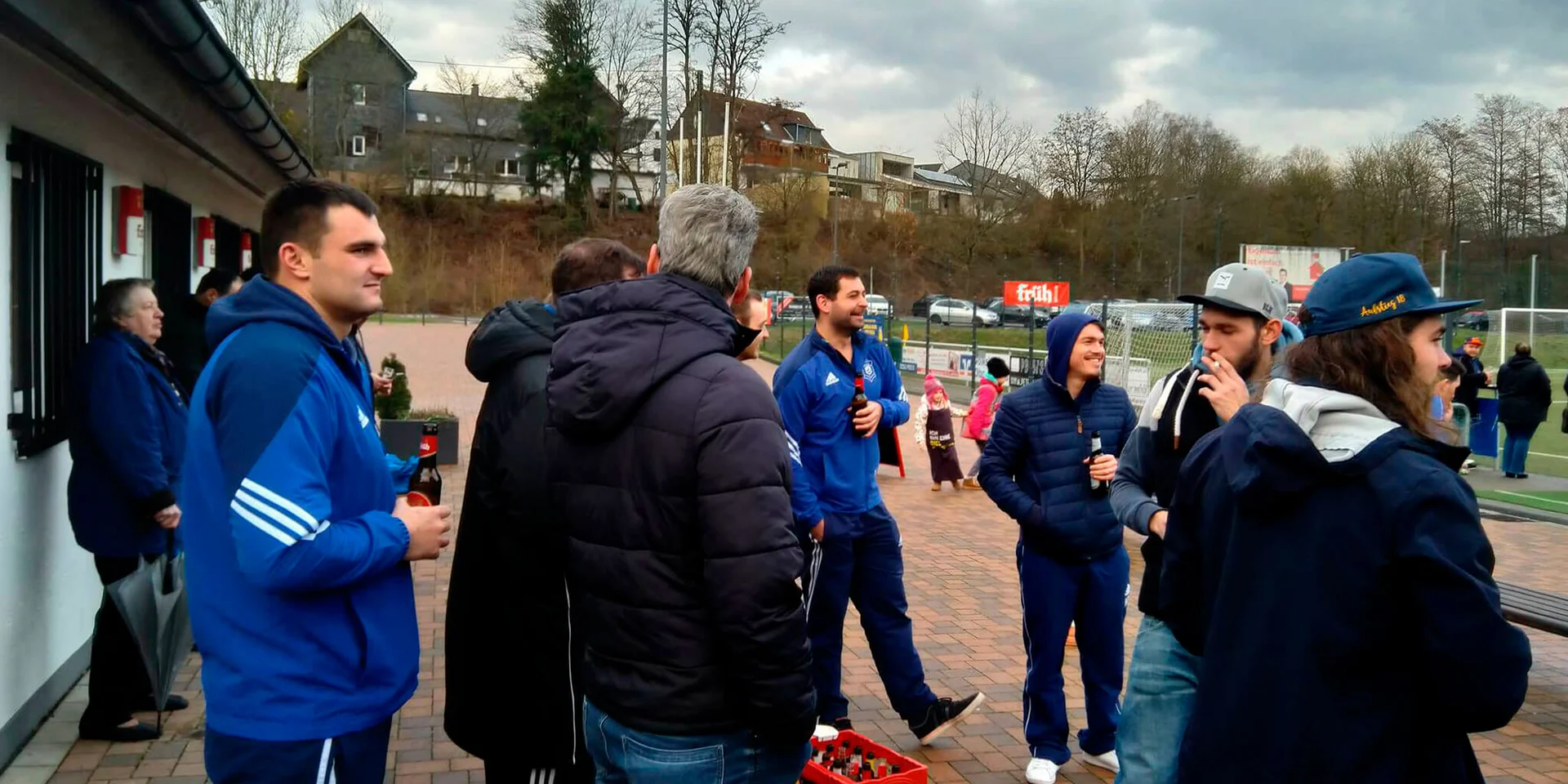 Zufrieden mit sich: Unsere Erste Herren setzte sich letztlich verdient gegen Waldbröl durch