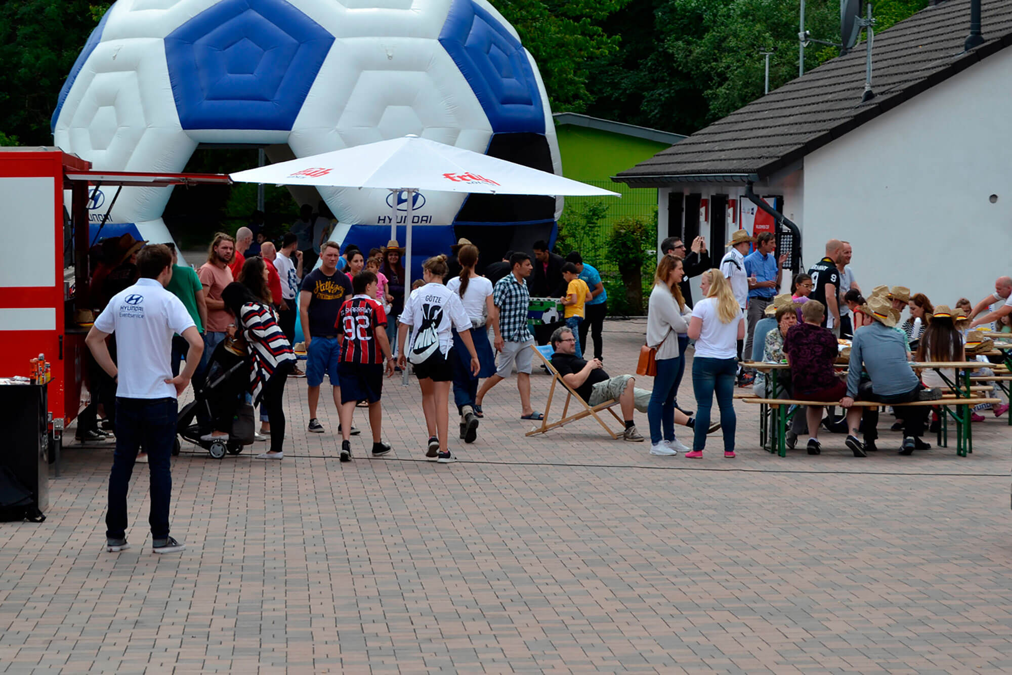 Hüpfburg, Torwandschießen und mehr: Die Juniorenabteilung des Vereins feiert Saisonabschluss und lädt alle interessierten Besucher herzlich ein